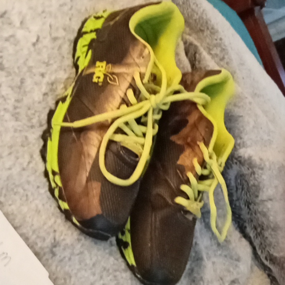 Shoes - Picture 2 of 2
